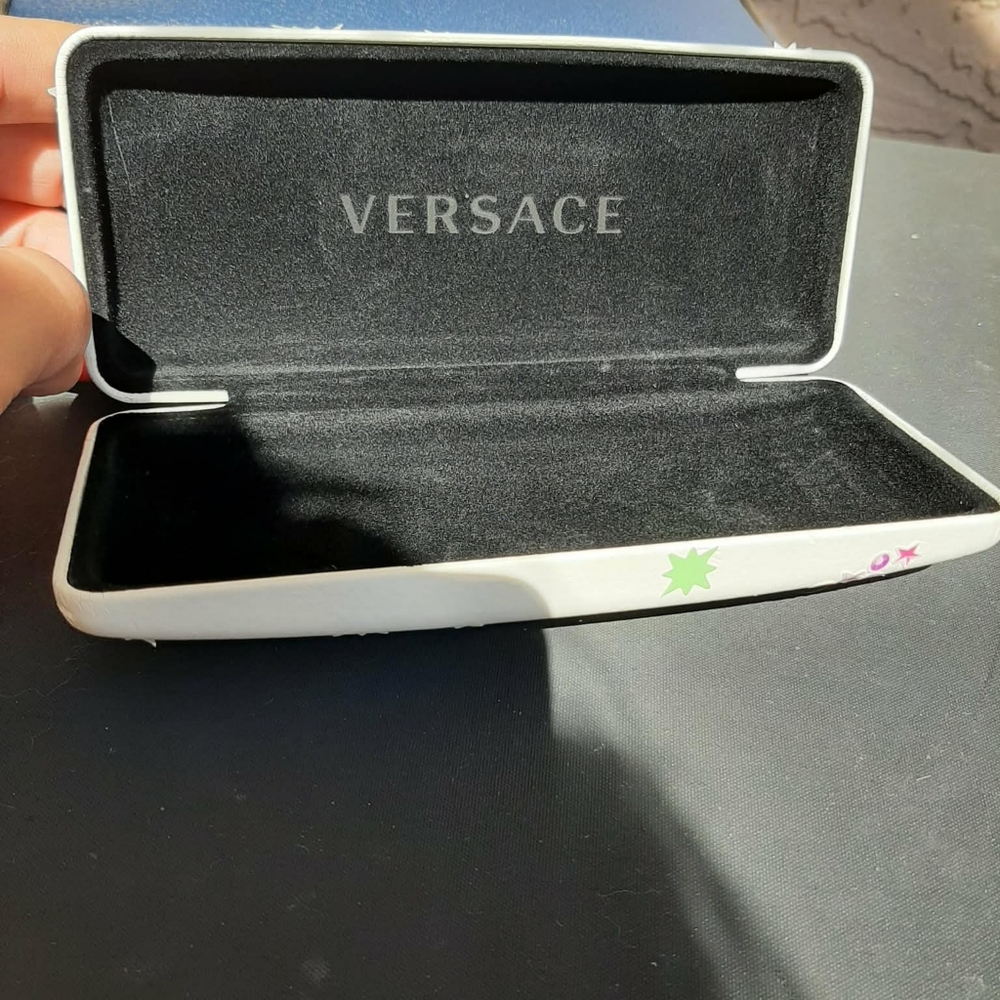 VERSACE Travel 2 Pc Set - Picture 6 of 7